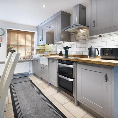 Pinewood - Newby Bridge Feriehus