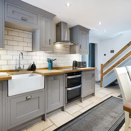 Pinewood - Newby Bridge Lakeside