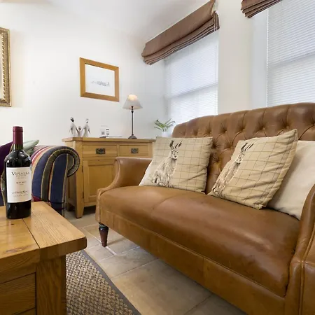 Pinewood - Newby Bridge * Lakeside